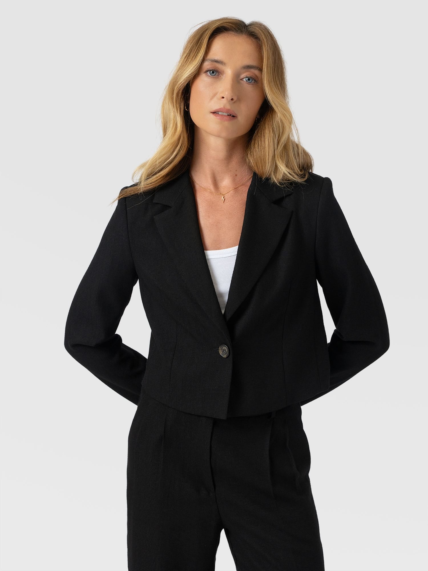 Astrid Cropped Blazer - Black