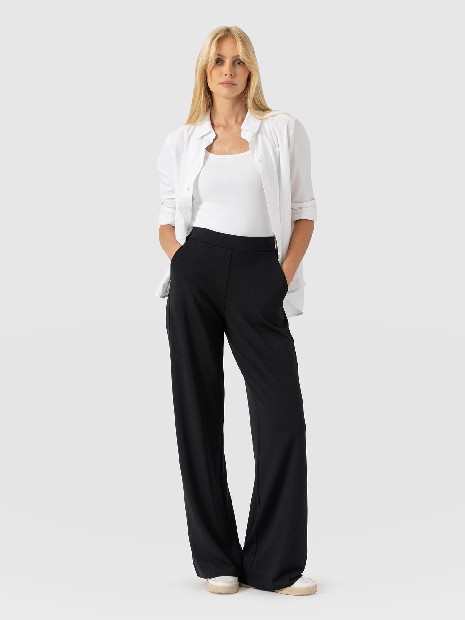 Hoxton Straight Leg Pant - Black